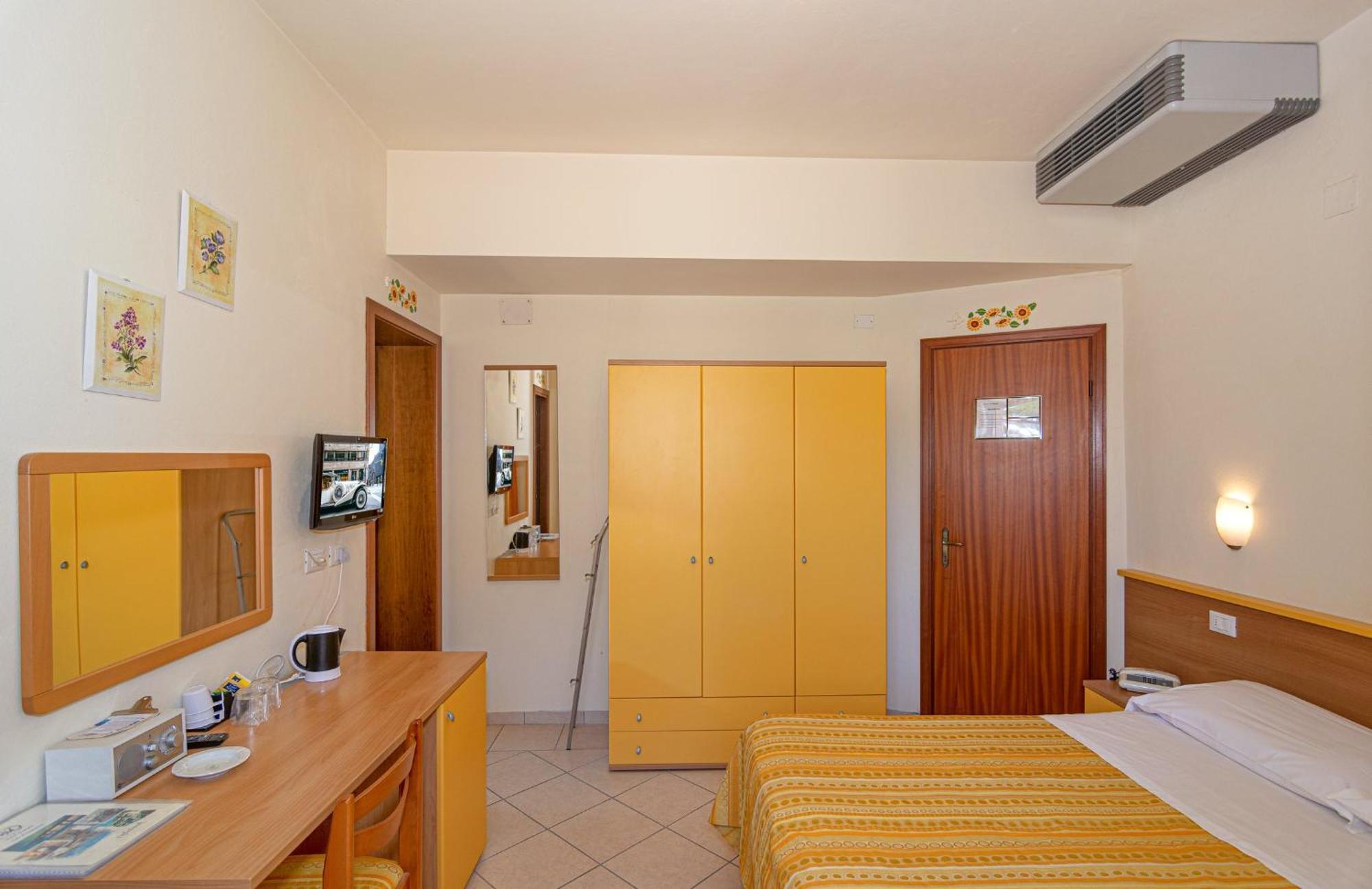 Hotel Mariani Lido di Camaiore Eksteriør bilde